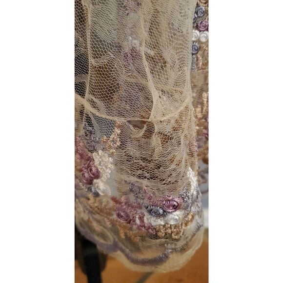 Dress the Population Juliana Floral Embroidered 2-Piece Set‎ Top & Skirt - Picture 8 of 16